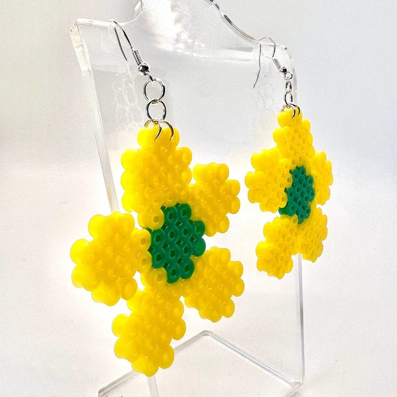 Large Flower Earrings - Summer Earrings - Spring Earrings - Perler Earrings - Picture 2 of 8